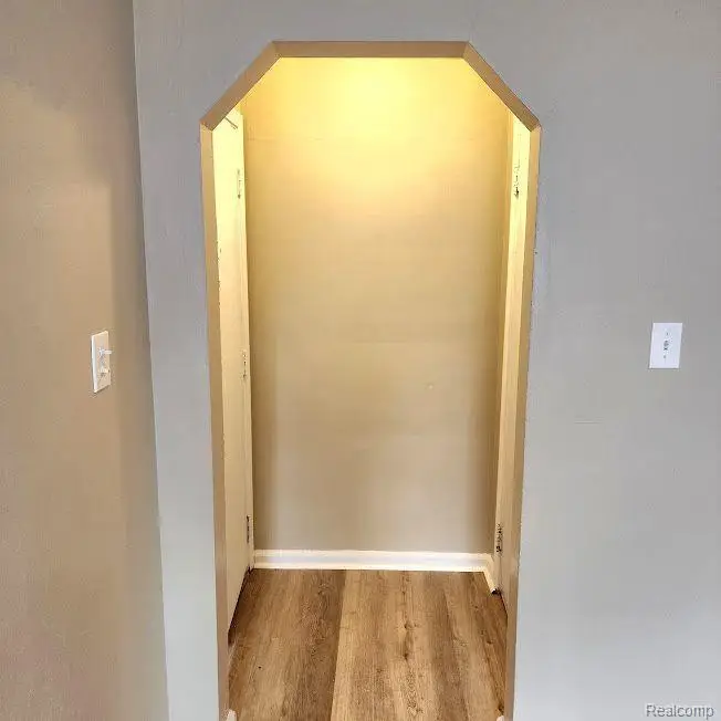 18460 AVON AVE, Detroit, MI 48219 - #3