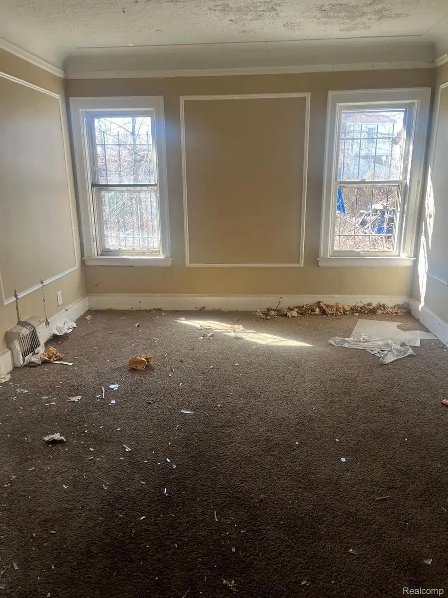 8833 MANOR ST, Detroit, MI 48204 - Image #3