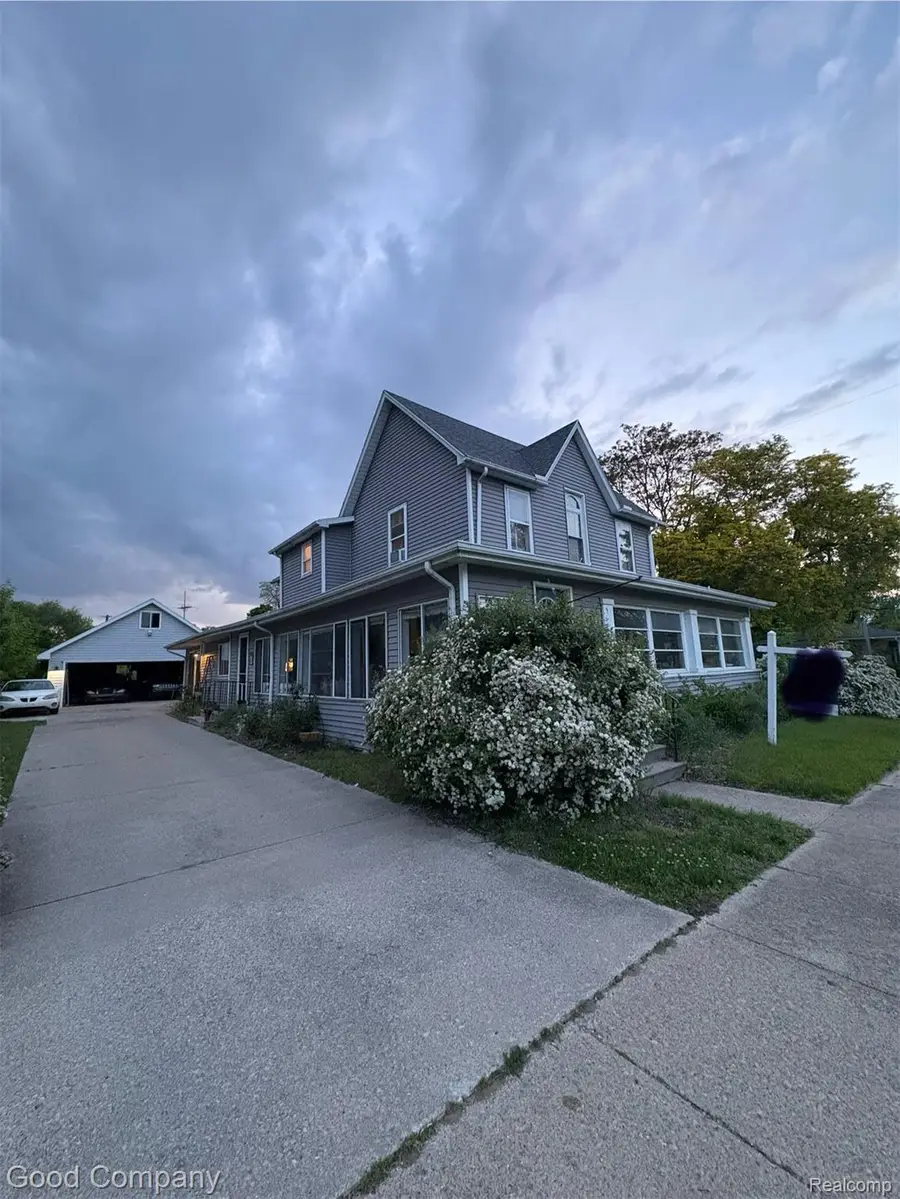 221 CENTER ST, Clio, MI 48420 - Image #2