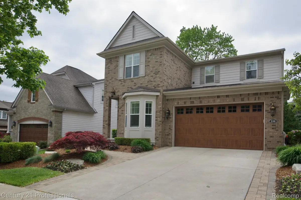 220 S CASTELL AVE, Rochester, MI 48307 - Image #1