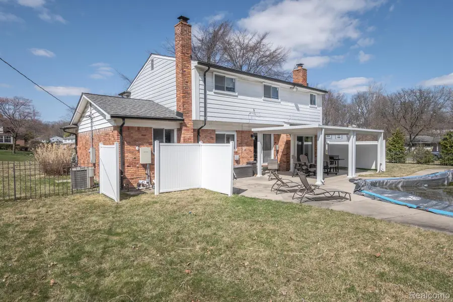 38005 SOUTHFARM LN, Northville, MI 48167 - Image #2