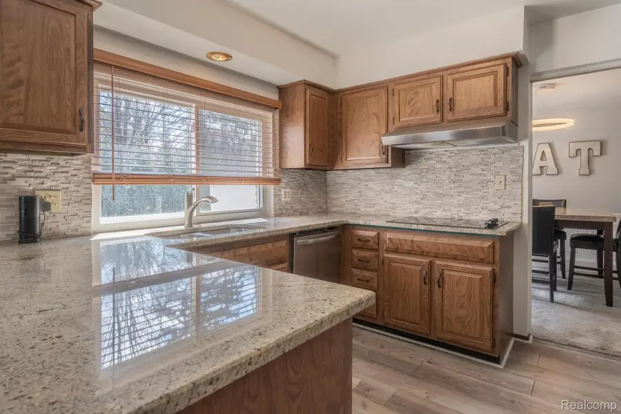 38005 SOUTHFARM LN, Northville, MI 48167 - Image #3