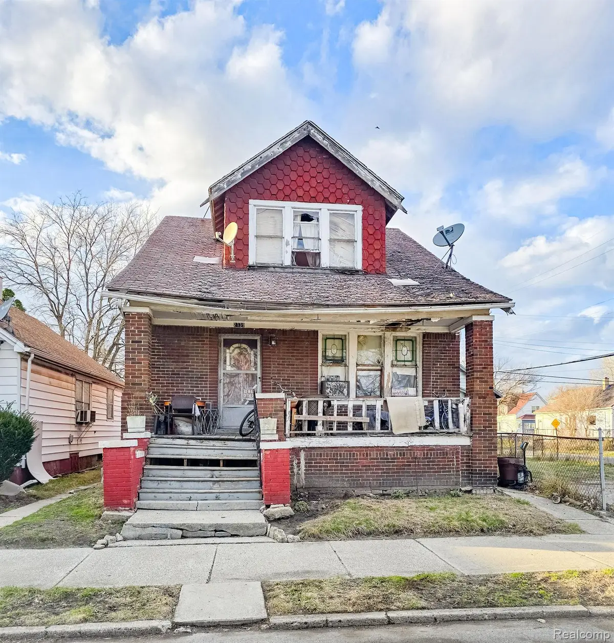 2139 MCPHERSON ST, Hamtramck, MI 48212 - Image #1