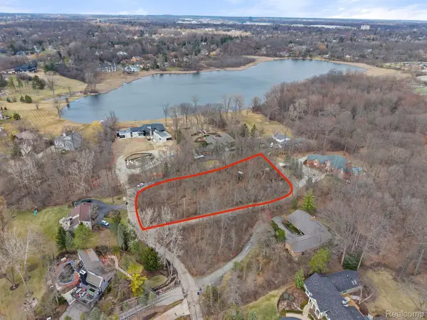 3531 BROOKSIDE DR, BloomfieldHills, MI 48302