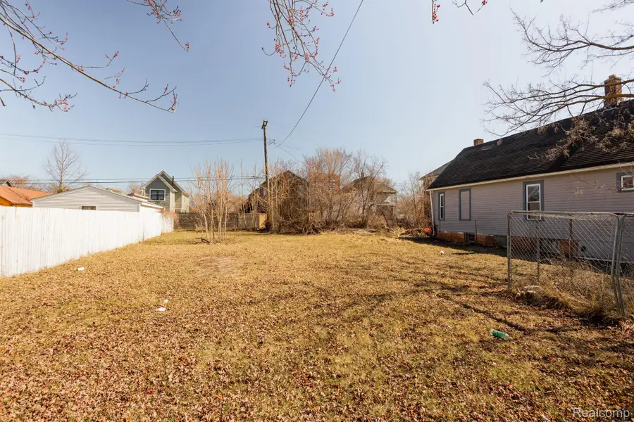 3018 HARRISON ST, Detroit, MI 48216 - Image #2