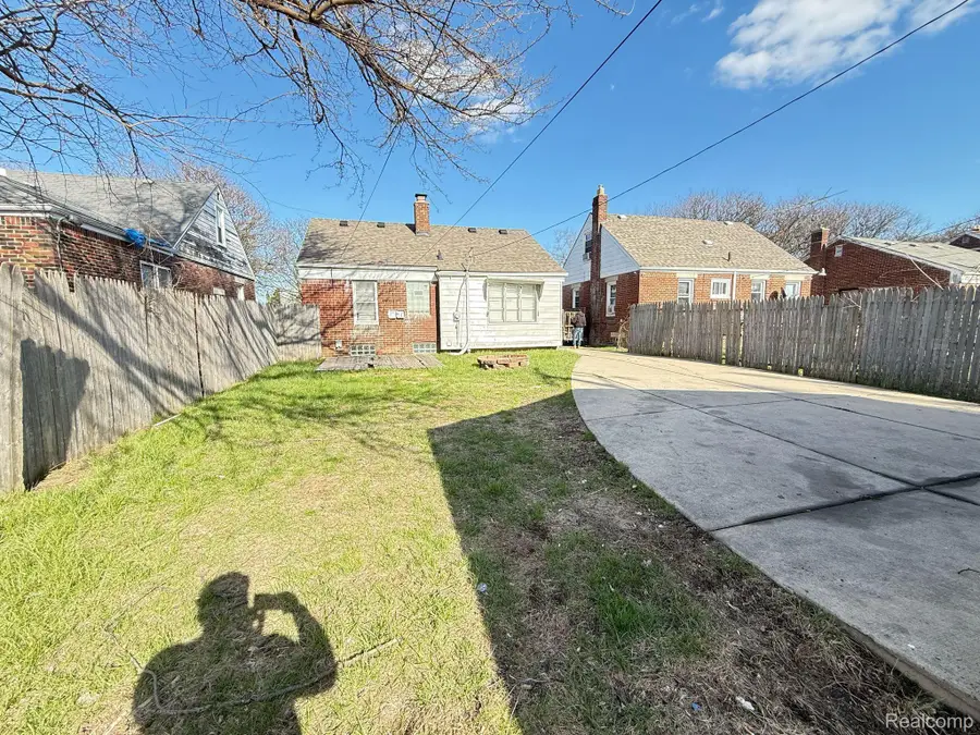 20561 ALCOY ST, Detroit, MI 48205 - Image #3