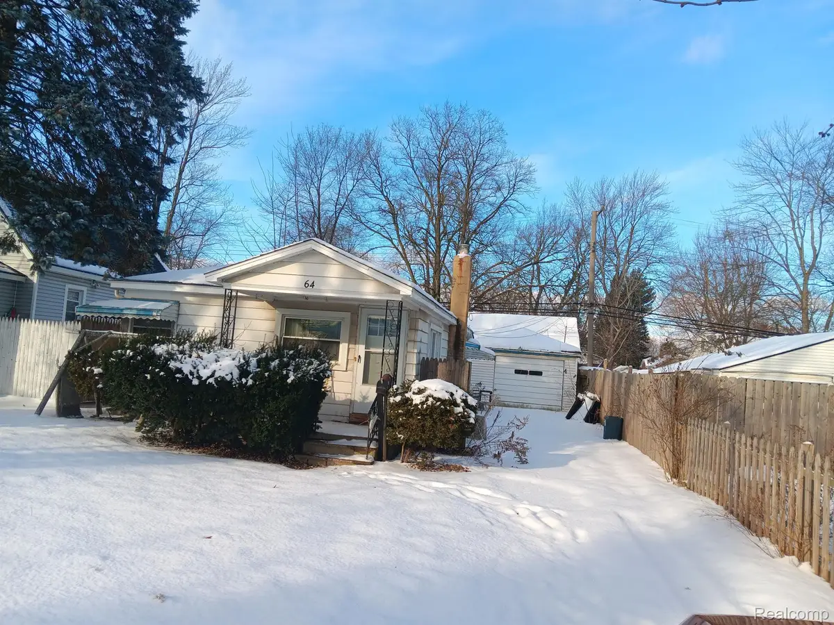 64 W COLGATE AVE, Pontiac, MI 48340 - Image #1
