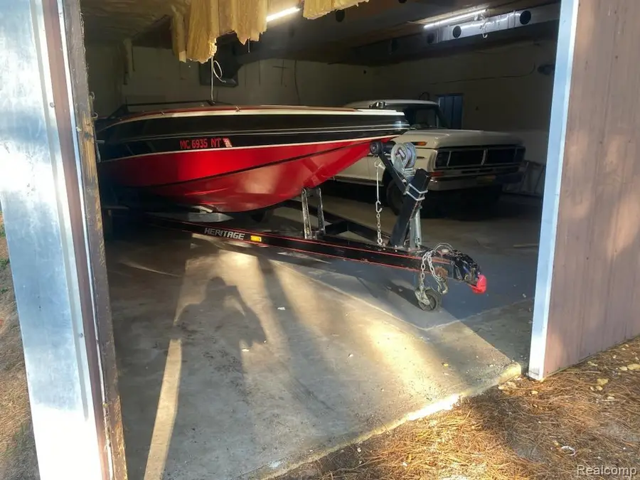 3046 JOHANN DR, Saginaw, MI 48609 - Image #2