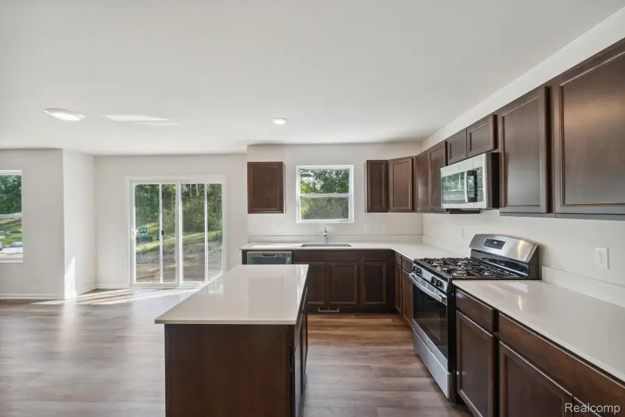 4294 Oak Street, Grand Blanc Charter Township, MI 48439 - Image #3