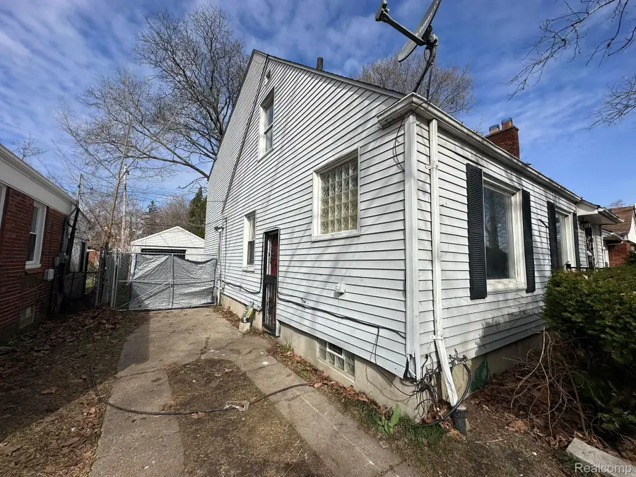 18727 AVON AVE, Detroit, MI 48219 - #3