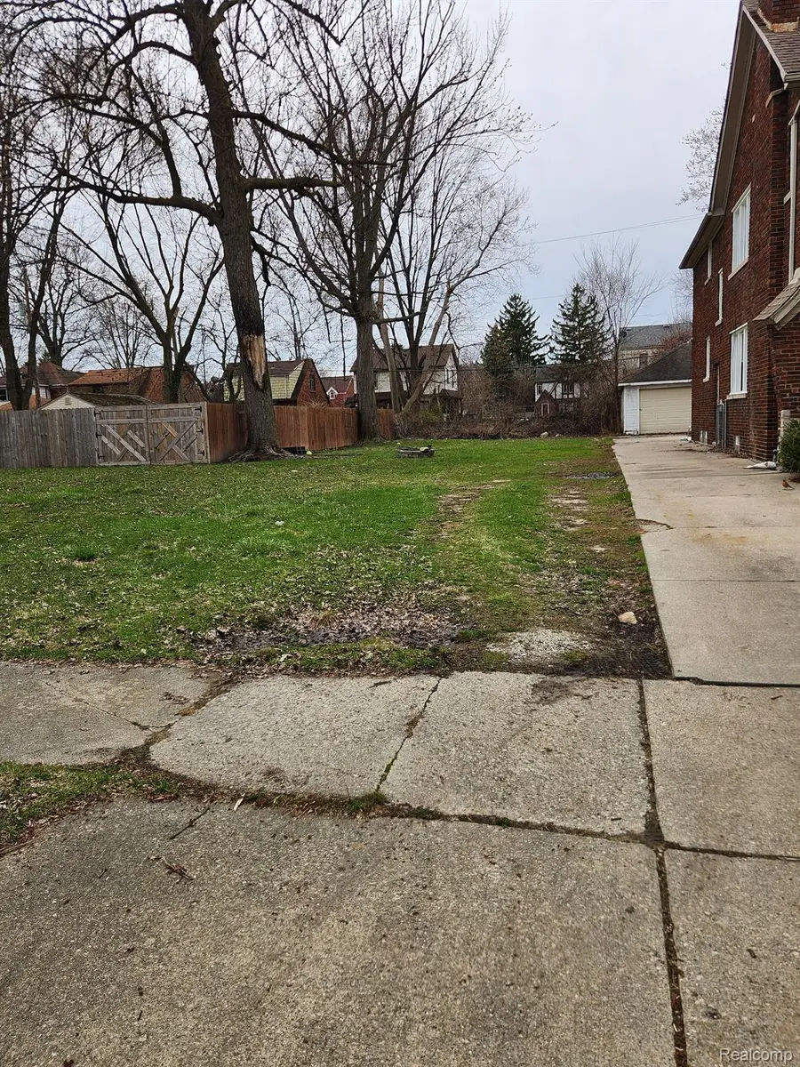 6111 YORKSHIRE RD, Detroit, MI 48224 - Image #3