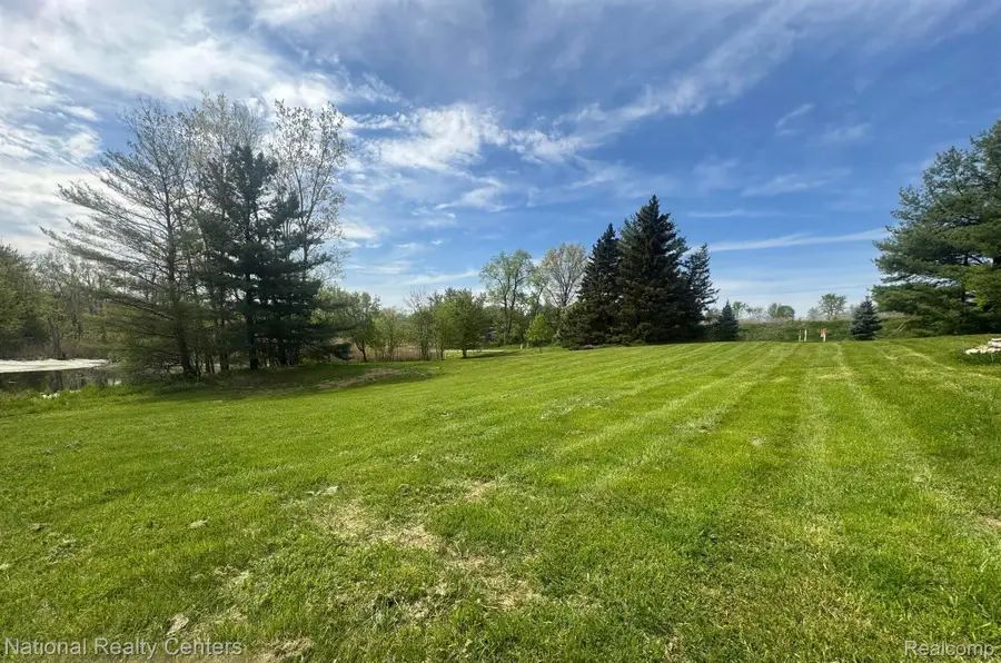 0000 pinewood, Milford, MI 48381 - Image #3