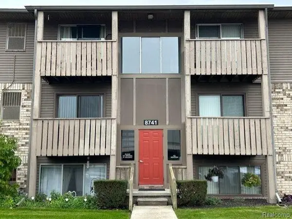 8741 GREEN WILLOW ST 11 4, Brighton, MI 48116