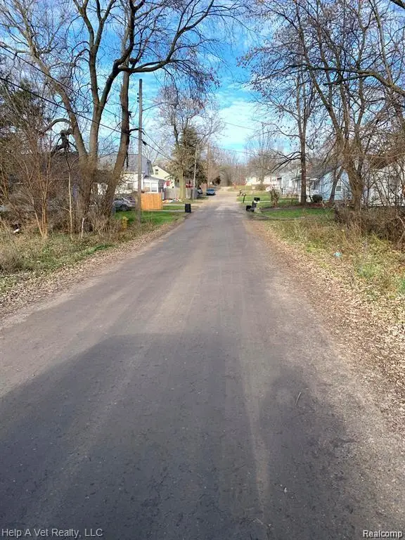 3512 BARCEY CRT, Burton, MI 48529 - Image #2