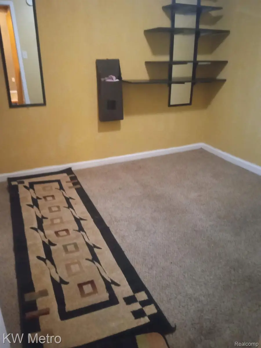 28530 FAIRFAX ST, Southfield, MI 48076 - Image #3