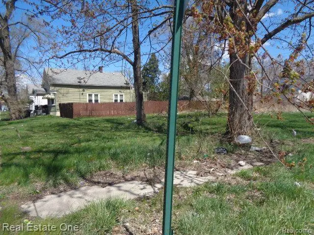 11808 SAINT LOUIS ST, Hamtramck, MI 48212 - Image #2