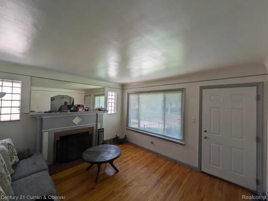 7661 Penrod ST, Detroit, MI 48228 - Image #2