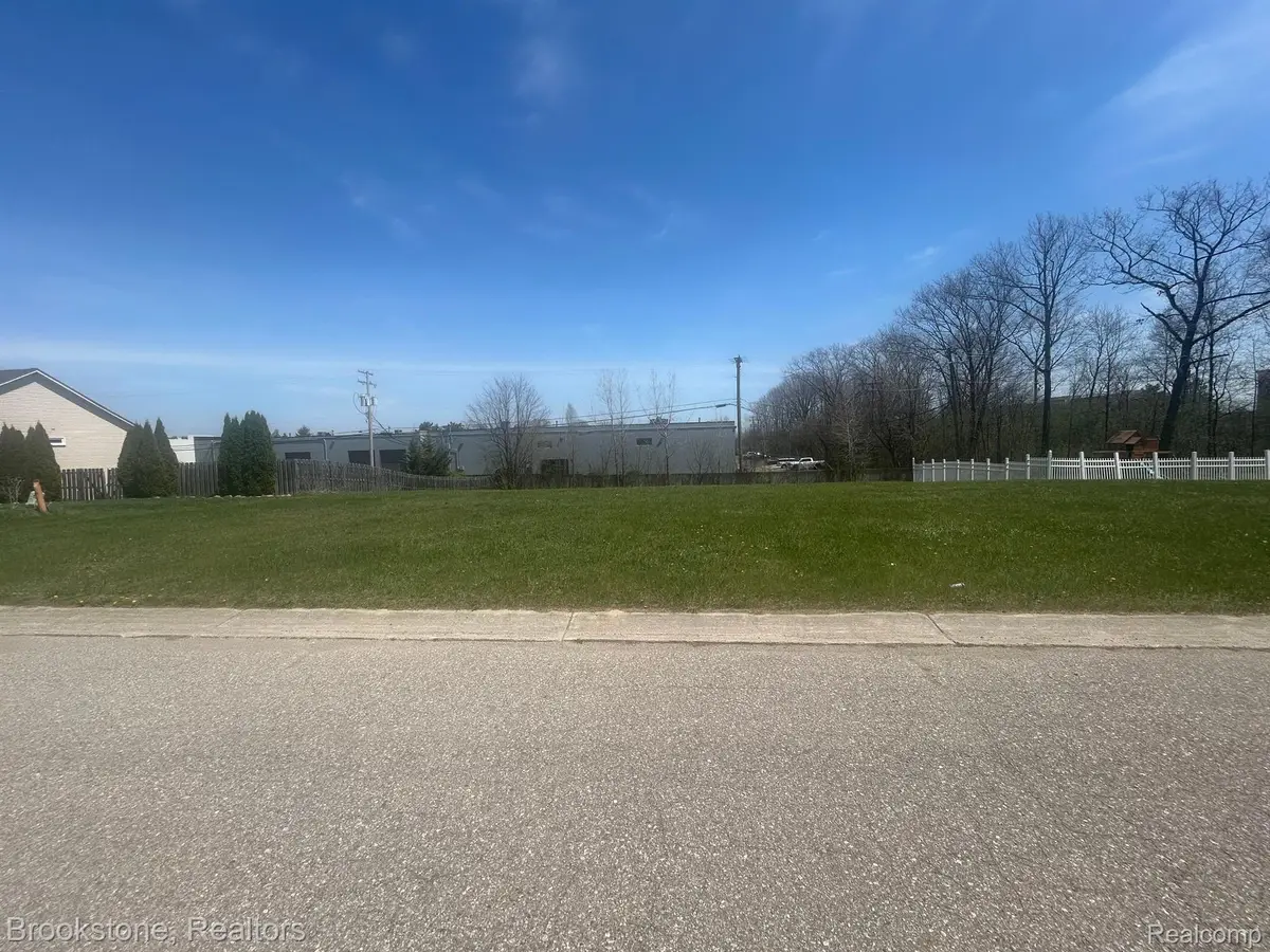 558 BOYD ST, Pontiac, MI 48342 - Image #1