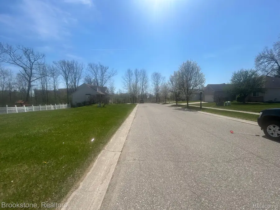 558 BOYD ST, Pontiac, MI 48342 - Image #3