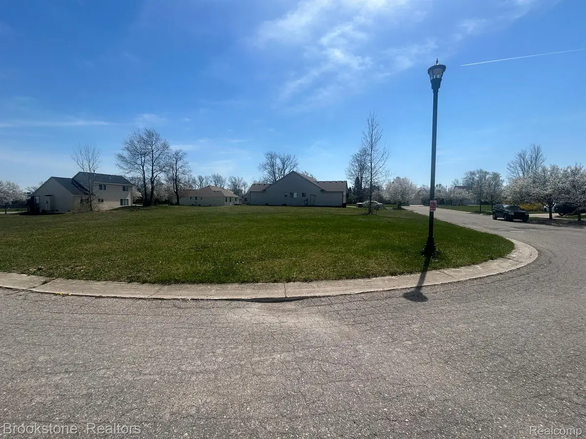 590 JARED DR, Pontiac, MI 48342 - Image #1