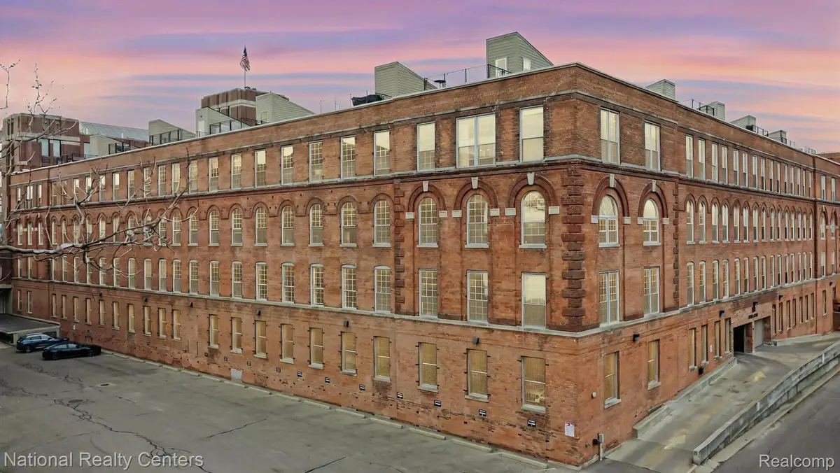 200 S RIVER PLACE DR 29, Detroit, MI 48207 - Image #1