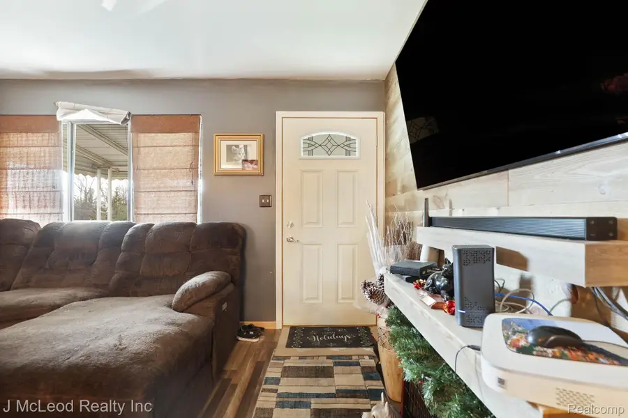 9975 TUSCOLA RD, Clio, MI 48420 - #2