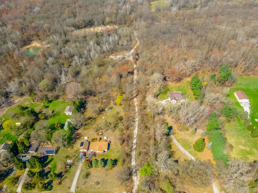 22152 SHERWOOD RD, Belleville, MI 48111 - Image #3