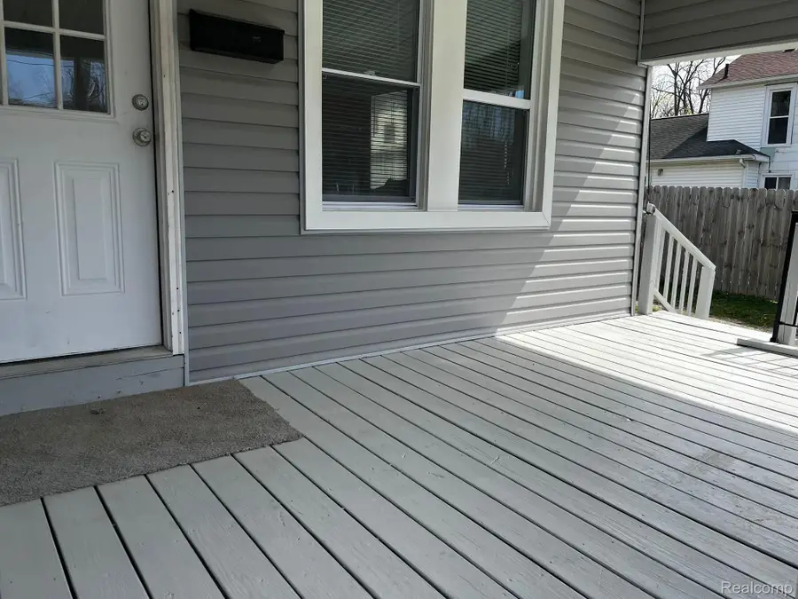 417 E HUNT ST, Adrian, MI 49221 - Image #2