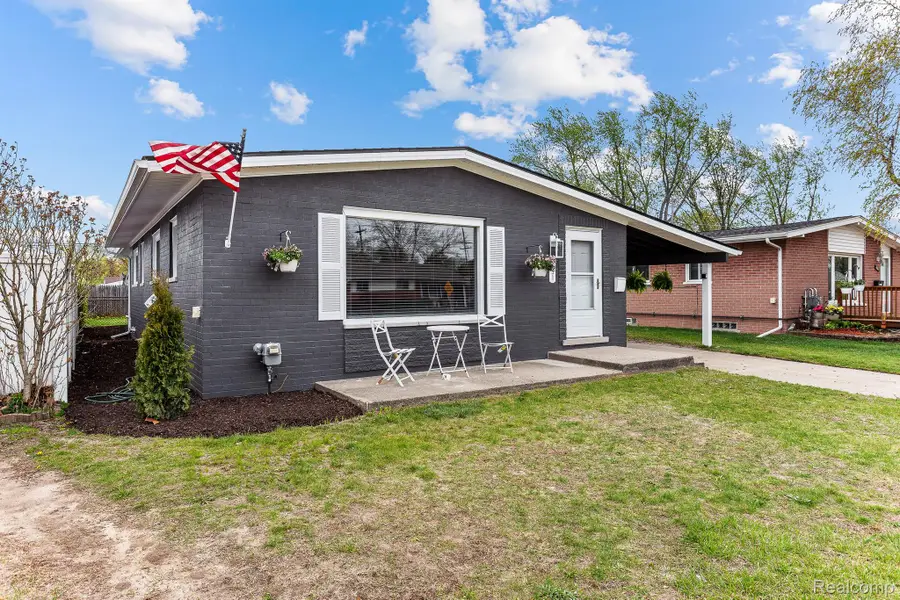 451 DARWIN ST, Westland, MI 48186 - Image #3