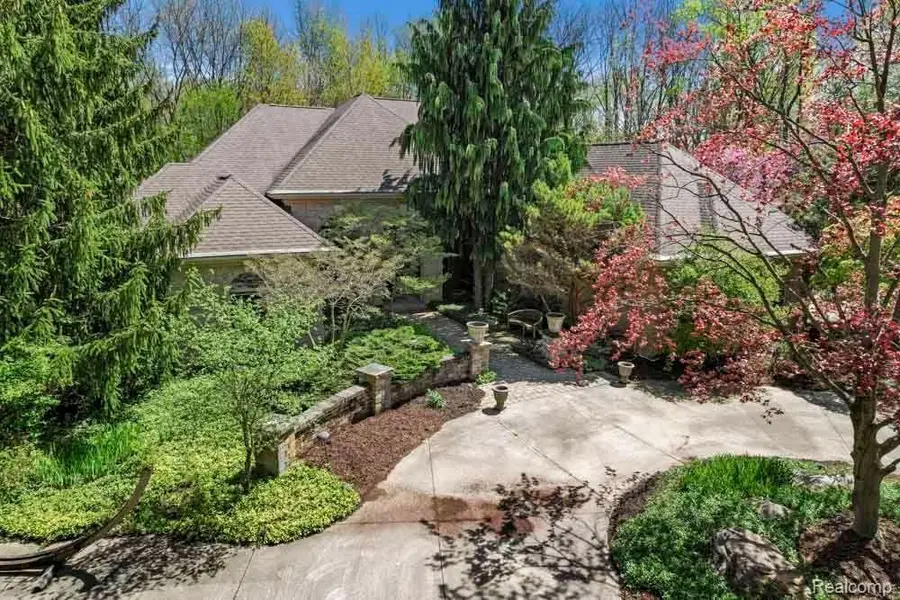 1293 HUNTCLIFF, Milford, MI 48380 - Image #3