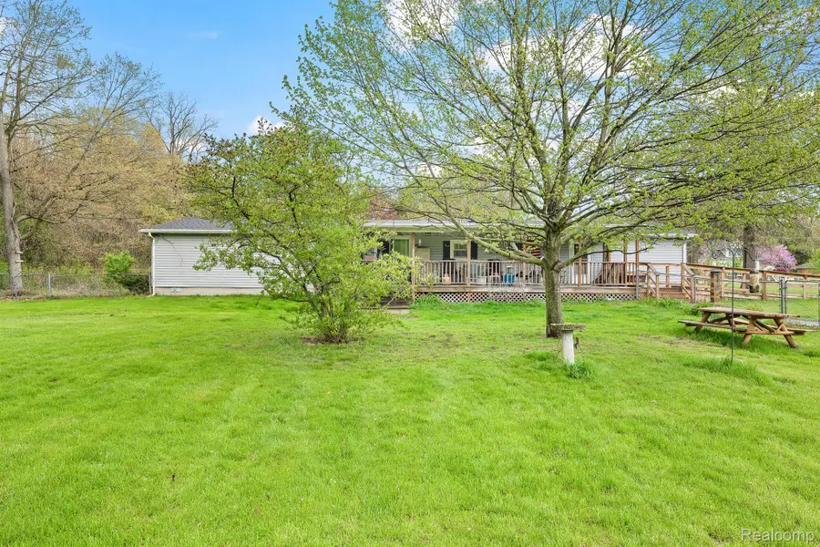 19074 SUMPTER RD, Belleville, MI 48111 - Image #2