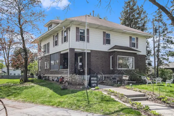 2040 E MAPLE AVE, GrandBlanc, MI 48507