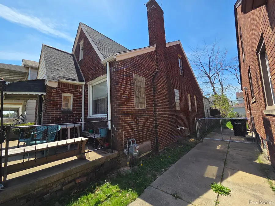 8869 MANOR ST, Detroit, MI 48204 - Image #3