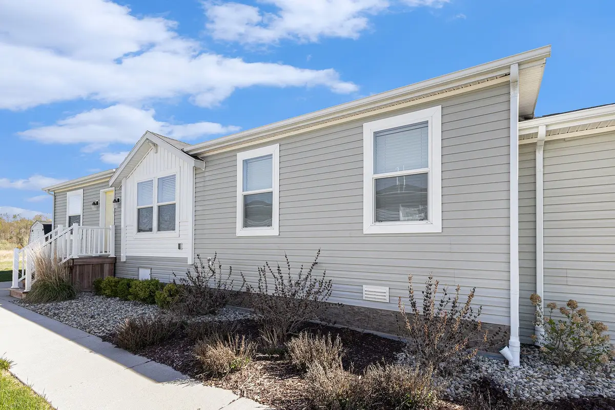 13780 ALASKA AVE, Eagle, MI 48822 - Image #1