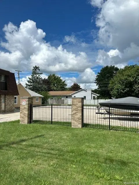 1724 S CUSTER RD, Monroe, MI 48161 - Image #2