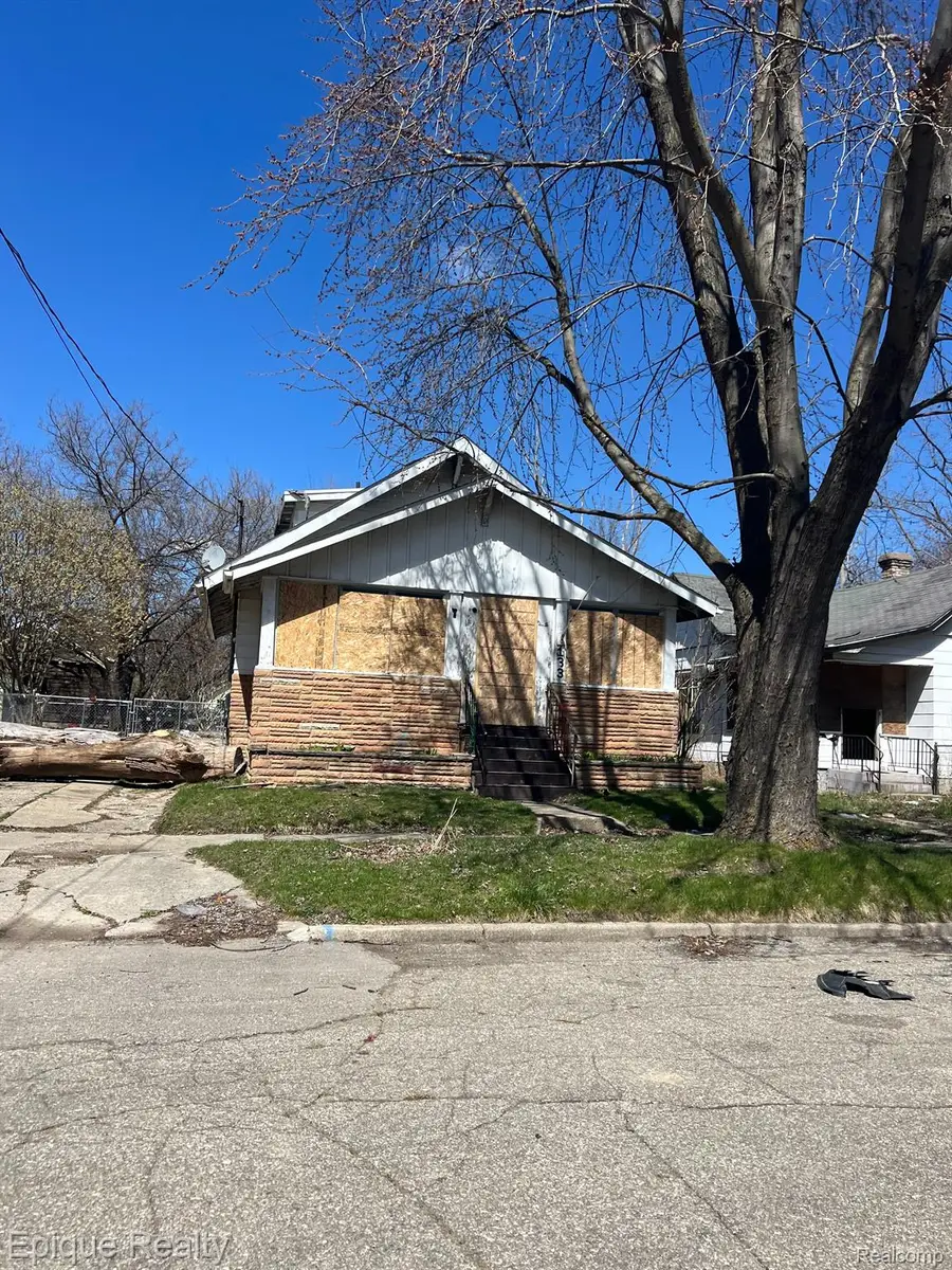 133 E OAKLEY ST, Flint, MI 48503 - Image #2