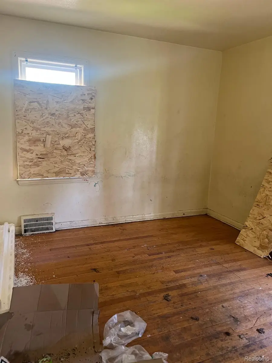 18982 HAMBURG ST, Detroit, MI 48205 - Image #3