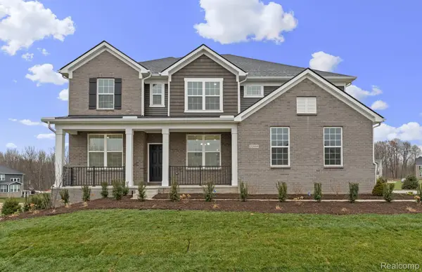 22884 RONWAY LN, SouthLyon, MI 48178