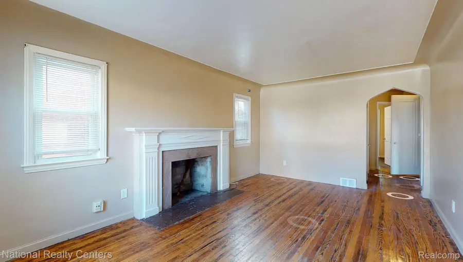 15044 YOUNG ST, Detroit, MI 48205 - Image #2