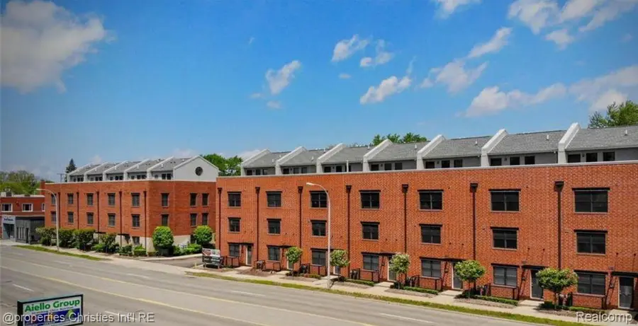 642 W 11 MILE RD, Royal Oak, MI 48067 - Image #2