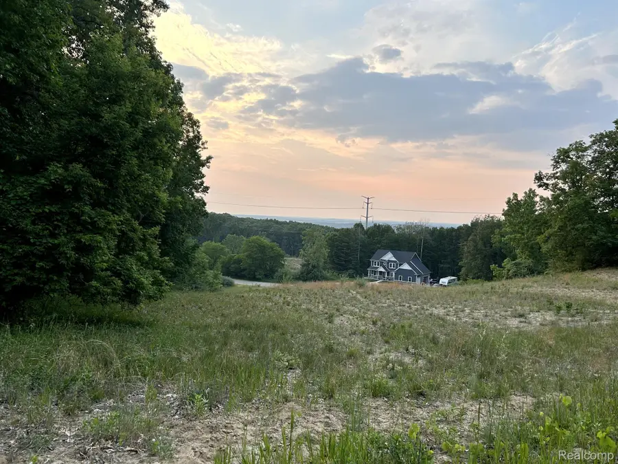 20 Grand Summit Drive, Fenton, MI 48430 - #2