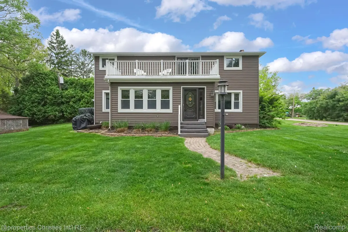 1190 Olander DR, Lapeer, MI 48446 - Image #1