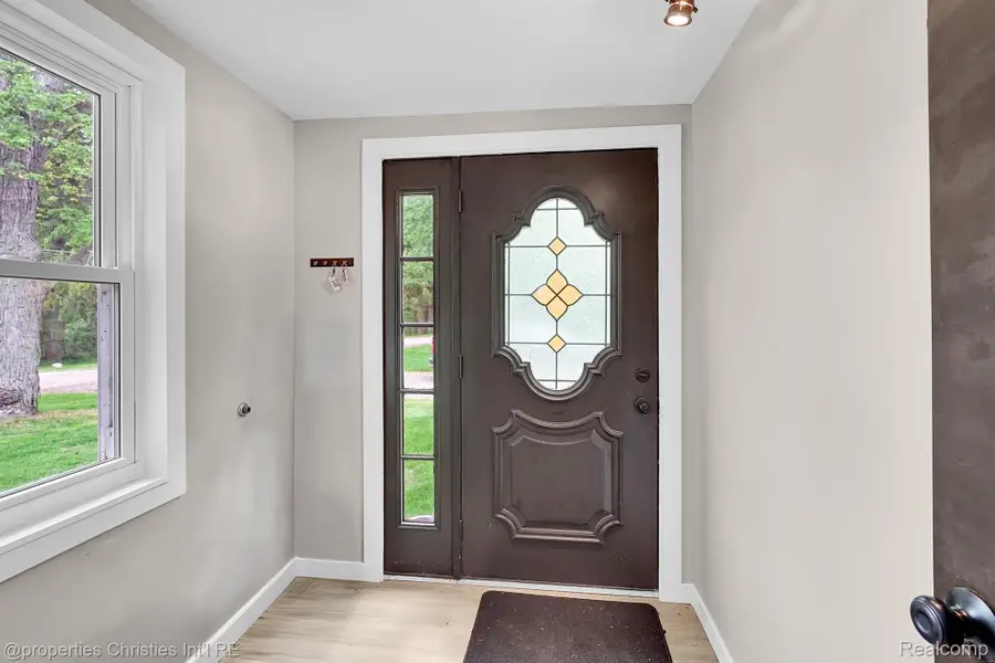 1190 Olander DR, Lapeer, MI 48446 - Image #3