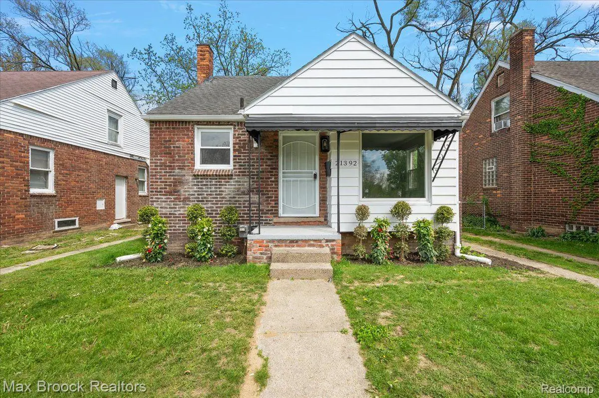 21392 BETHLAWN BLVD, Ferndale, MI 48220 - Image #1