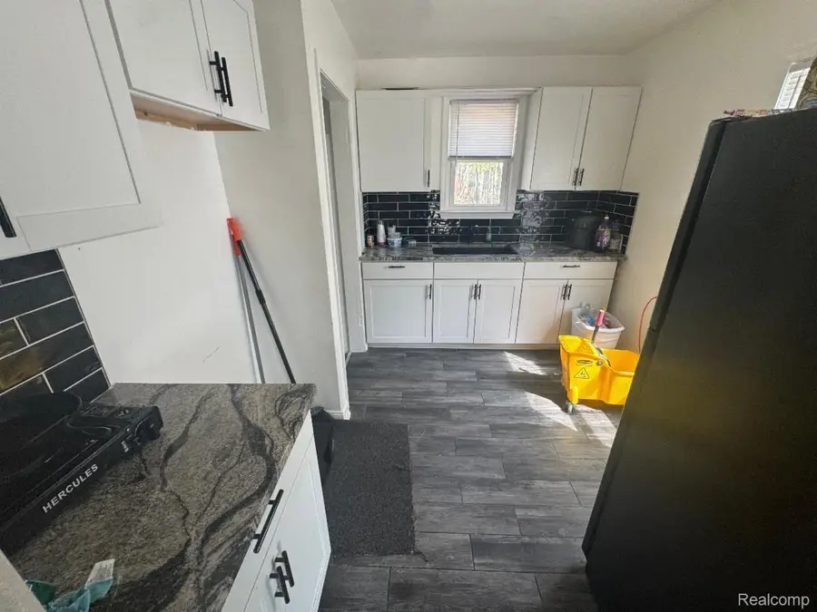 19308 GLASTONBURY RD, Detroit, MI 48219 - Image #2