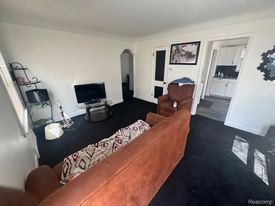 19308 GLASTONBURY RD, Detroit, MI 48219 - Image #3