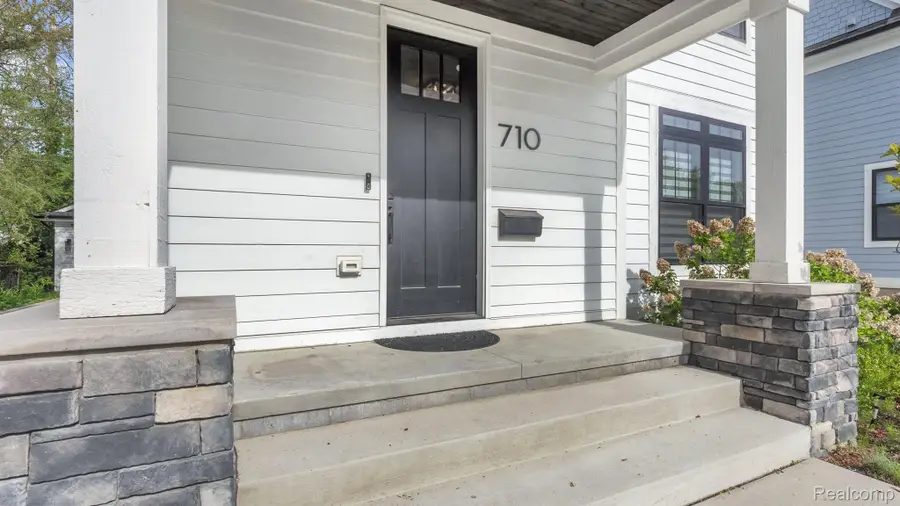 710 N CAMPBELL RD, Royal Oak, MI 48067 - Image #2