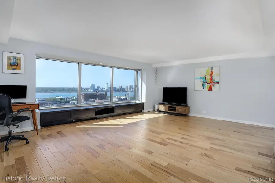 1300 E LAFAYETTE ST 1604, Detroit, MI 48207 - Image #3