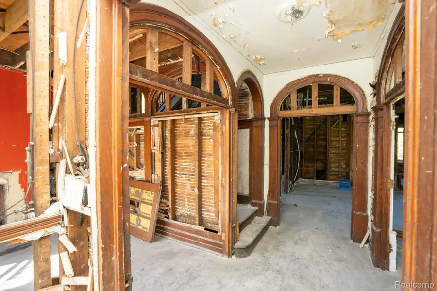 2257 CADILLAC BLVD, Detroit, MI 48214 - Image #3