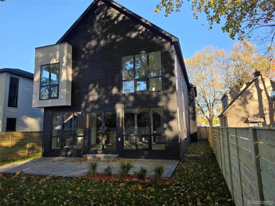 1833 N Washington AVE, Royal Oak, MI 48073 - Image #3